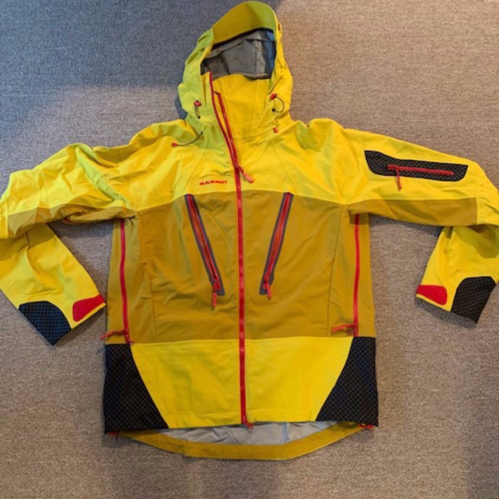 Brand New Soft Shell Mountaineering Jacket